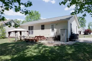 1852 Burch Run Dr, Burlington, NC 27217 - Photo 22