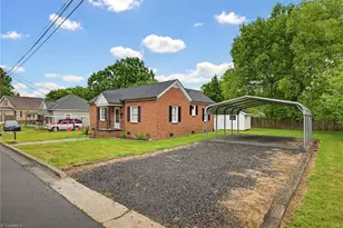 612 Morehead St, Eden, NC 27288 - Photo 4