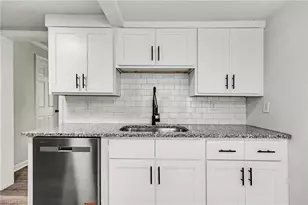 4900 Day Ct, Walkertown, NC 27051 - Photo 10