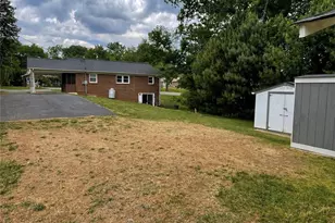 443 Pads Rd, Wilkesboro, NC 28697 - Photo 4