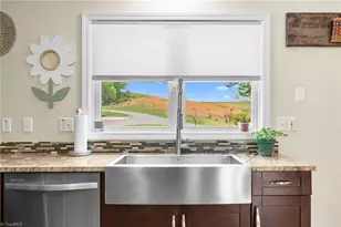 552 Dirt Nose Dr, Sparta, NC 28675 - Photo 6