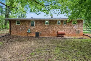 371 Sharon School Rd, Statesville, NC 28677 - Photo 26
