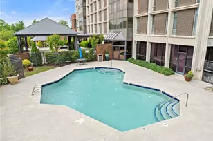 1101 Elm St, Greensboro, NC 27401 - Photo 2