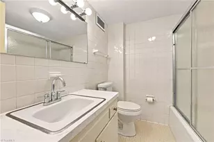 1101 Elm St, Greensboro, NC 27401 - Photo 18