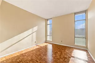 1101 Elm St, Greensboro, NC 27401 - Photo 16