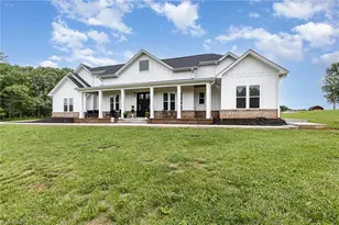 138 Arthur Needham Rd, Pilot Mountain, NC 27041 - Photo 2