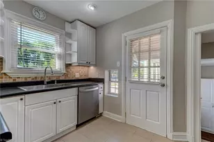 1304 Cornwallis Dr, Greensboro, NC 27408 - Photo 12