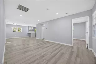 718 James St, Burlington, NC 27217 - Photo 6