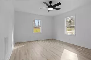 621 Sharpe Street E, Statesville, NC 28677 - Photo 6