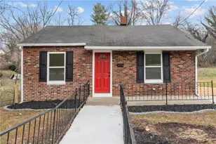 621 Sharpe Street E, Statesville, NC 28677 - Photo 2