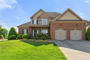 4391 Barrington Oaks Ct, Clemmons, NC 27012 - Photo 2