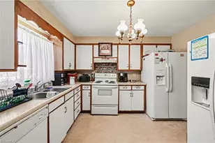 532 Greenwood Dr, Burlington, NC 27217 - Photo 6