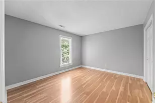 3919 Pondfield Ct, Greensboro, NC 27410 - Photo 16