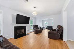 4004 Auburn Hills Dr, Greensboro, NC 27407 - Photo 8