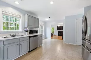 4004 Auburn Hills Dr, Greensboro, NC 27407 - Photo 12