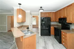 4807 Adams Ridge Dr, Greensboro, NC 27407 - Photo 4