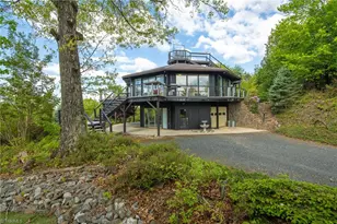 146 Cherokee Ln, Purlear, NC 28665 - Photo 38