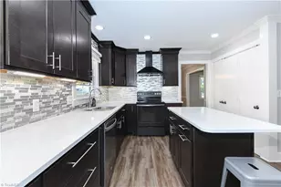 2403 Running Brook Dr, Greensboro, NC 27408 - Photo 14