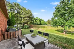 411 Northbridge Dr, High Point, NC 27265 - Photo 14