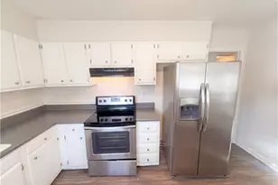 3229 Regents Park Ln, Greensboro, NC 27455 - Photo 8