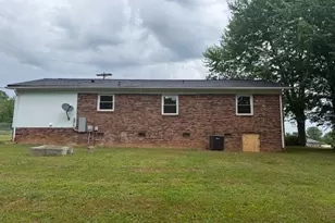 178 Lori Ln, Mount Airy, NC 27030 - Photo 4