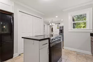 2605 Pinecroft Rd, Greensboro, NC 27407 - Photo 6