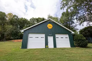 921 N Franklin Rd, Mount Airy, NC 27030 - Photo 32