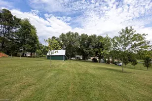 921 N Franklin Rd, Mount Airy, NC 27030 - Photo 34