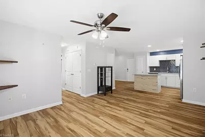 7100 W Friendly Avenue #205, Greensboro, NC 27410 - Photo 20