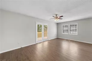 118 Hidden Hills Dr, Thomasville, NC 27360 - Photo 6