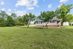 861 Creed Rd, Ararat, NC 27007 - Photo 16