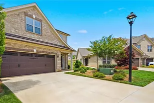 978 Bonanza Ln, Mebane, NC 27302 - Photo 2