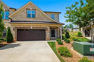 978 Bonanza Ln, Mebane, NC 27302 - Photo 1