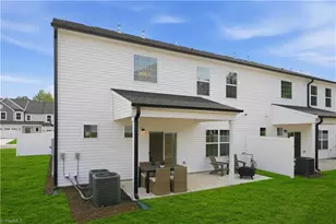 300 Goldberry Ln, Jamestown, NC 27282 - Photo 2