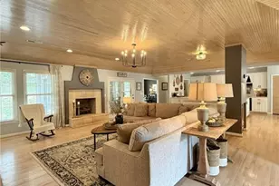 1005 Colonial Dr, Albemarle, NC 28001 - Photo 2
