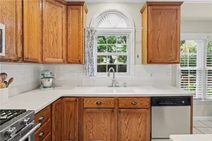 3215 Cottingham Ct, Greensboro, NC 27410 - Photo 10