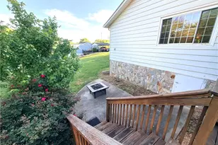 126 Auburn Ave, Elkin, NC 28621 - Photo 24