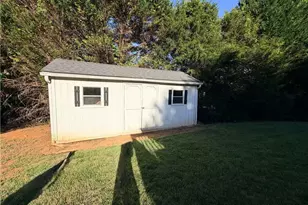 126 Auburn Ave, Elkin, NC 28621 - Photo 20