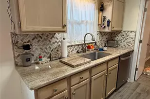 1002 Lawson St, Eden, NC 27288 - Photo 6