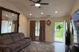1002 Lawson St, Eden, NC 27288 - Photo 2