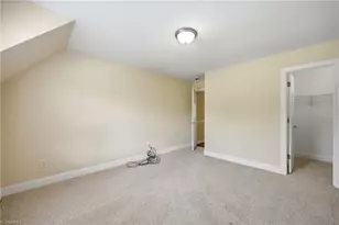 736 Meadowood Dr, Burlington, NC 27215 - Photo 32