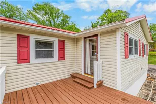 103 Howard St, Pilot Mountain, NC 27041 - Photo 4
