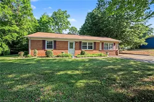 122 Redwood Bend, King, NC 27021 - Photo 2
