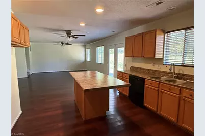 4 Vodington Circle, Greensboro, NC 27405 - Photo 8
