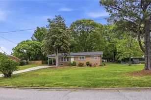 104 Jacklyn Ct, High Point, NC 27265 - Photo 4