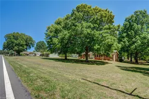 124 Clydes Dr, Reidsville, NC 27320 - Photo 8