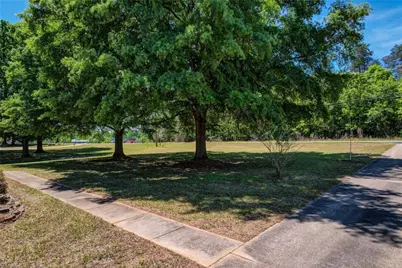 124 Clydes Drive, Reidsville, NC 27320 - Photo 2