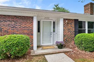 2400 Cottage Pl, Greensboro, NC 27455 - Photo 2