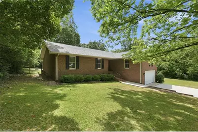 503 E Orange Street, Mebane, NC 27302 - Photo 2