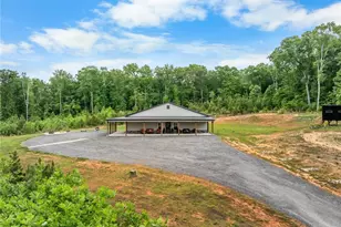 160 Riverwood Dr, Lexington, NC 27292 - Photo 2
